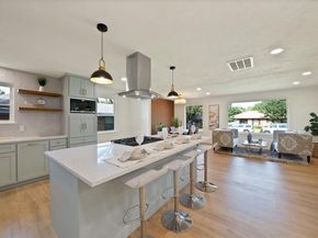 5706  Hillcroft Street , Dallas Texas 75227