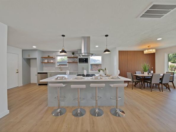 5706  Hillcroft Street , Dallas Texas 75227