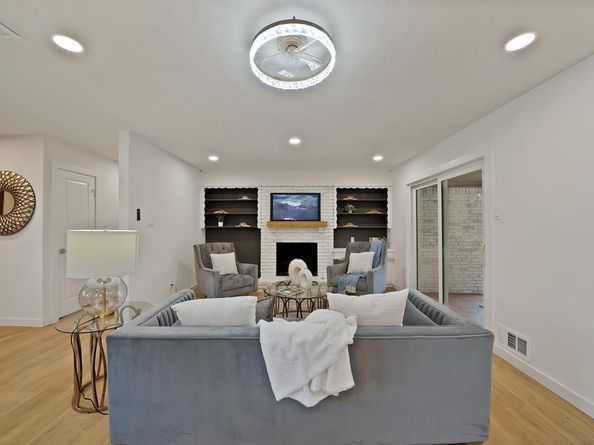 5706  Hillcroft Street , Dallas Texas 75227