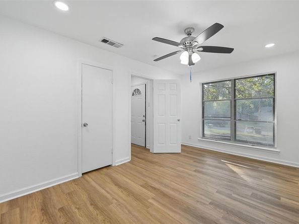 7419  Neuhoff Drive , Dallas Texas 75217