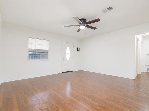 518 E Daugherty Drive , Garland Texas 75041