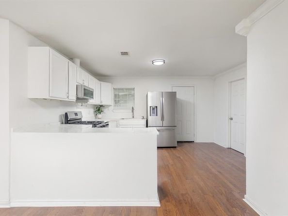 518 E Daugherty Drive , Garland Texas 75041