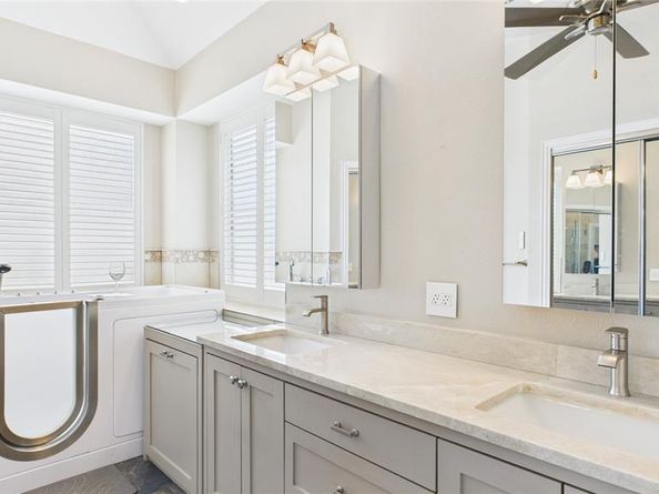 3784  Lakeway Court , Addison Texas 75001