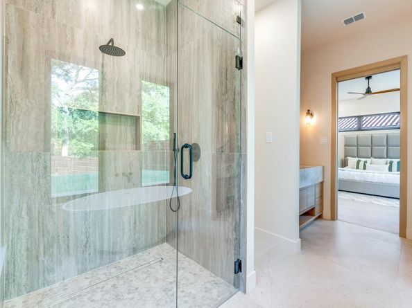 1622  Sylvan Avenue , Dallas Texas 75208