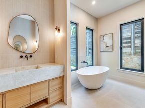 1622  Sylvan Avenue , Dallas Texas 75208