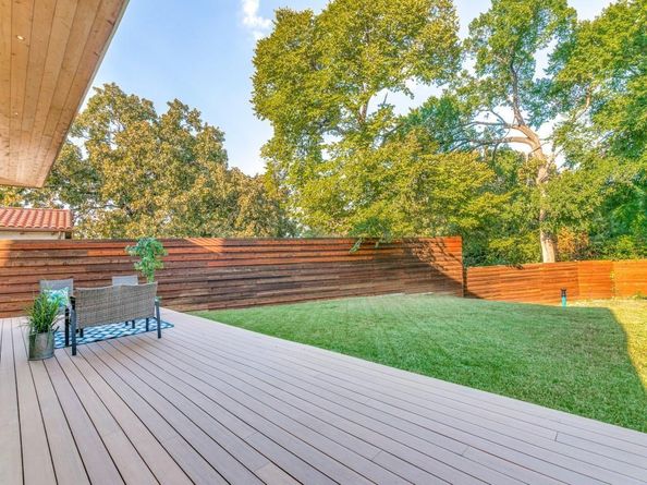 1622  Sylvan Avenue , Dallas Texas 75208