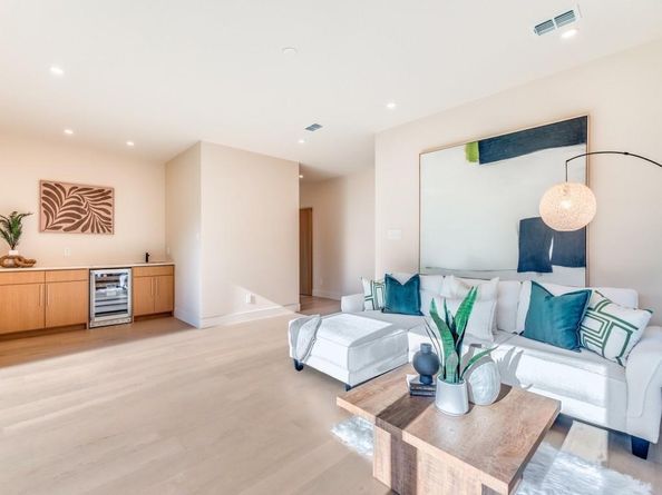1622  Sylvan Avenue , Dallas Texas 75208
