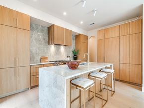 1622  Sylvan Avenue , Dallas Texas 75208