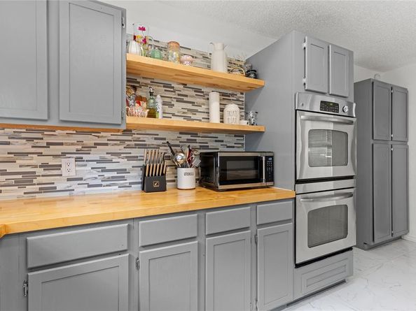 314  Hillside Court , Garland Texas 75043