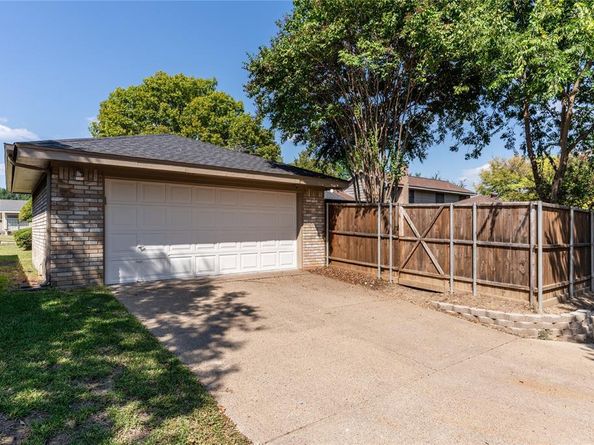 314  Hillside Court , Garland Texas 75043