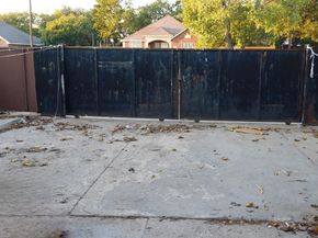 9923  Hustead Street , Dallas Texas 75217