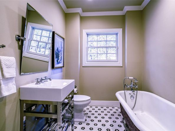 2916  Sale Street , Dallas Texas 75219