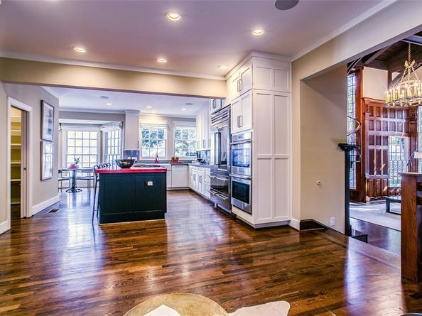 2916  Sale Street , Dallas Texas 75219