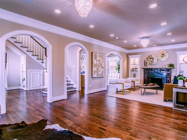 2916  Sale Street , Dallas Texas 75219