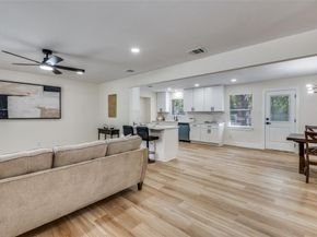 1725  Holt Street , Fort Worth Texas 76103