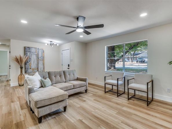 1725  Holt Street , Fort Worth Texas 76103