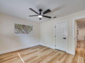 1725  Holt Street , Fort Worth Texas 76103