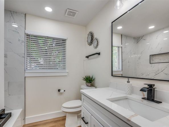 1725  Holt Street , Fort Worth Texas 76103