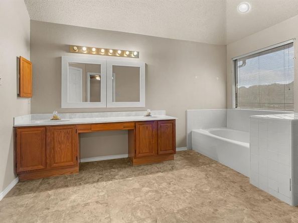 1414  Straus Road , Cedar Hill Texas 75104