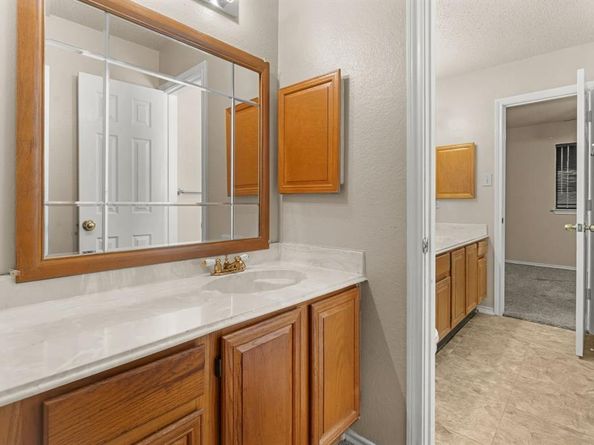 1414  Straus Road , Cedar Hill Texas 75104