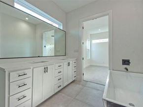 519  Mount Auburn Avenue , Dallas Texas 75223