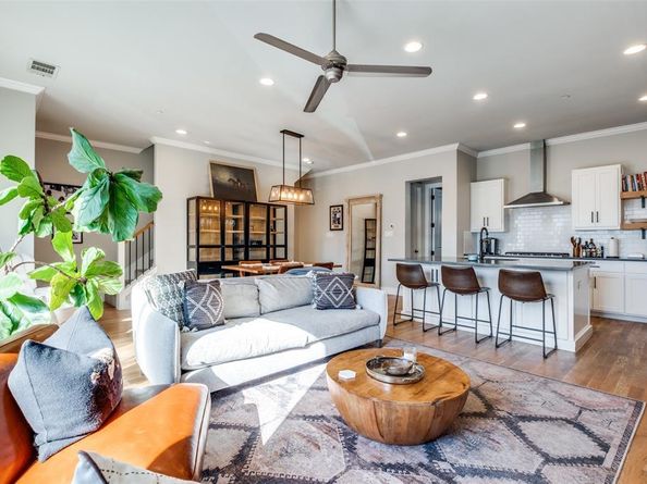 1262 N Prairie Avenue , Dallas Texas 75204