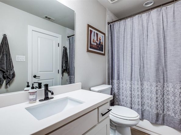 1262 N Prairie Avenue , Dallas Texas 75204