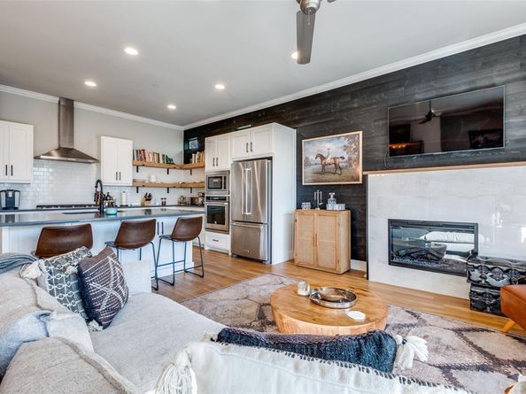 1262 N Prairie Avenue , Dallas Texas 75204