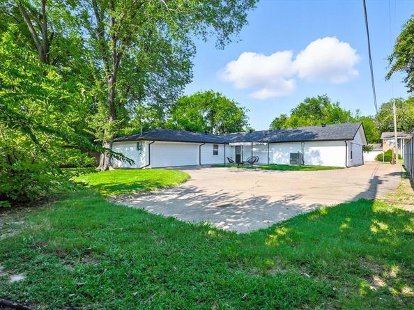 1009  Walnut Street , Irving Texas 75060