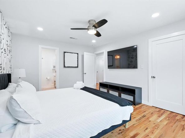 1009  Walnut Street , Irving Texas 75060