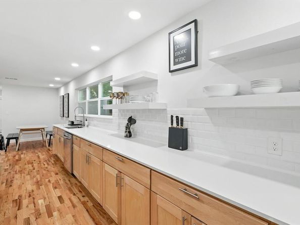 1009  Walnut Street , Irving Texas 75060