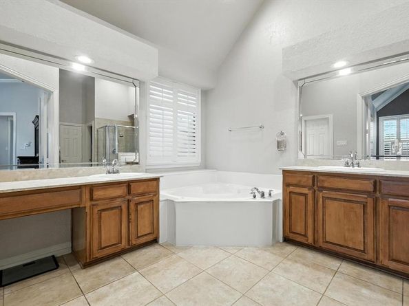 1620  Terrace Drive , Lantana Texas 76226