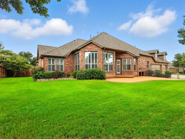 1620  Terrace Drive , Lantana Texas 76226