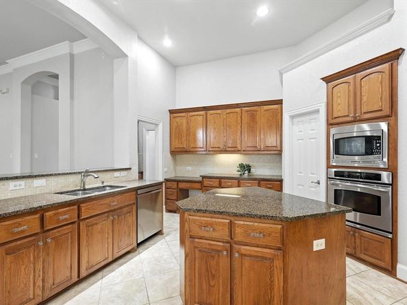 1620  Terrace Drive , Lantana Texas 76226