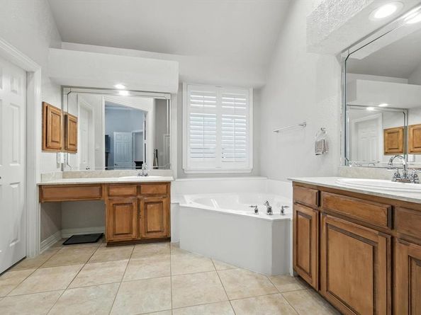 1620  Terrace Drive , Lantana Texas 76226