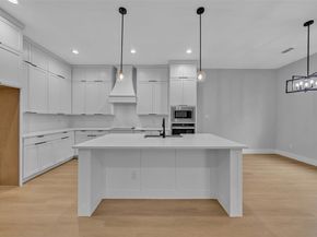 302 W west coral Way , Grand Prairie Texas 75051