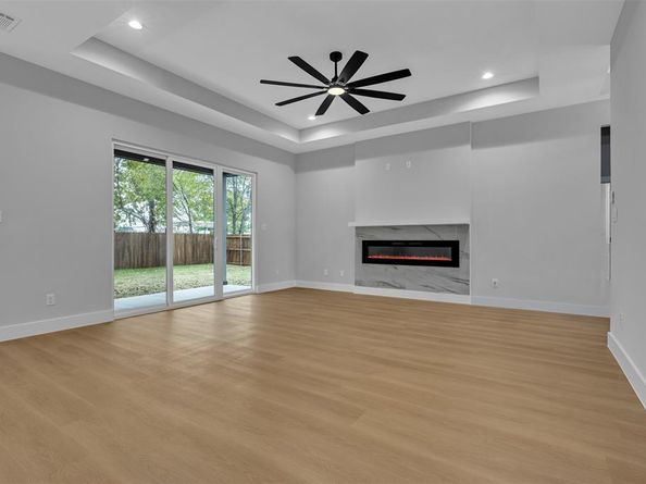 302 W west coral Way , Grand Prairie Texas 75051