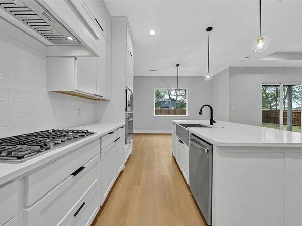 302 W west coral Way , Grand Prairie Texas 75051