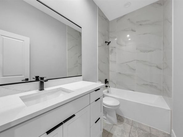 302 W west coral Way , Grand Prairie Texas 75051