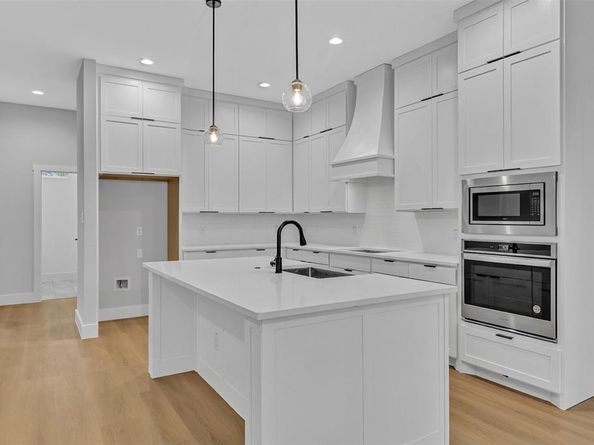 302 W west coral Way , Grand Prairie Texas 75051