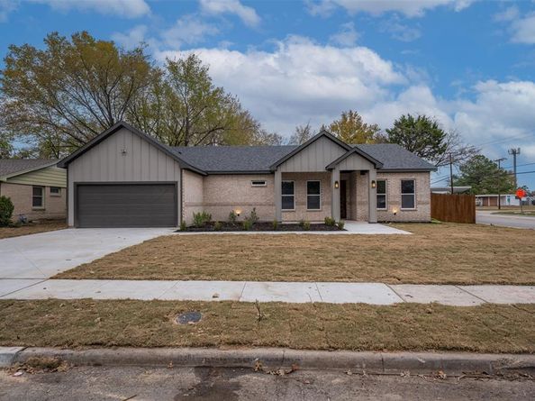 302 W west coral Way , Grand Prairie Texas 75051