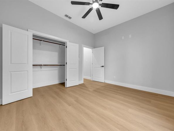 302 W west coral Way , Grand Prairie Texas 75051