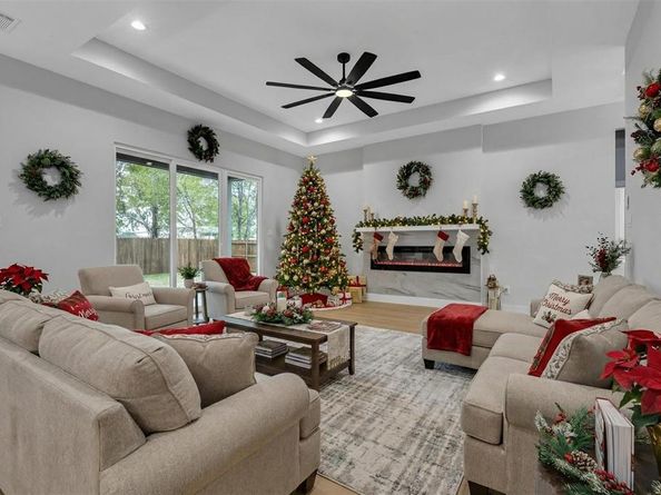 302 W west coral Way , Grand Prairie Texas 75051