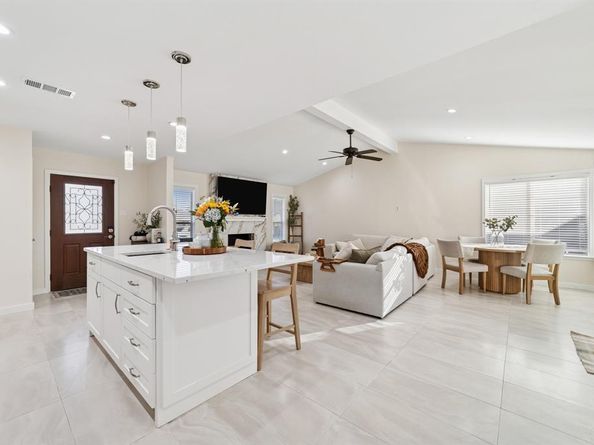 2926  Chariot Lane , Garland Texas 75044