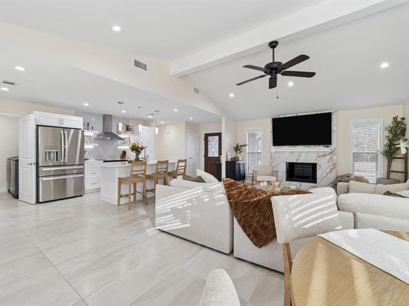 2926  Chariot Lane , Garland Texas 75044