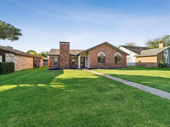 2926  Chariot Lane , Garland Texas 75044