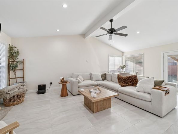 2926  Chariot Lane , Garland Texas 75044