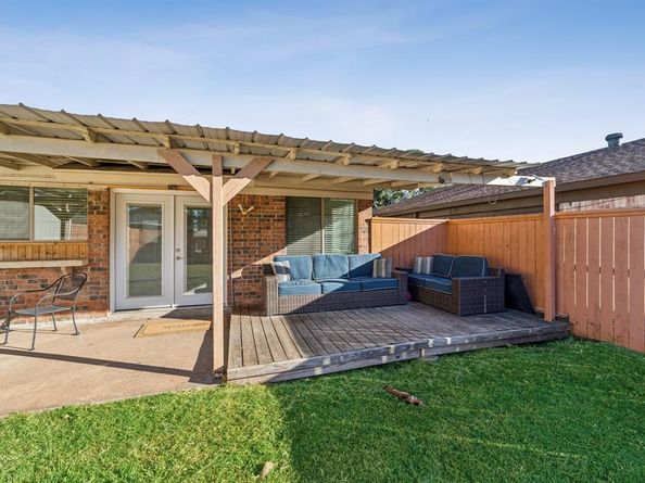 2926  Chariot Lane , Garland Texas 75044