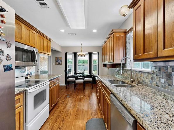 6617  Whitley Road , Watauga Texas 76148