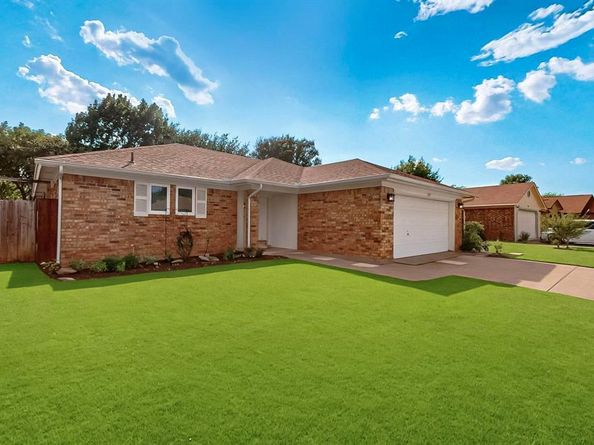 6617  Whitley Road , Watauga Texas 76148